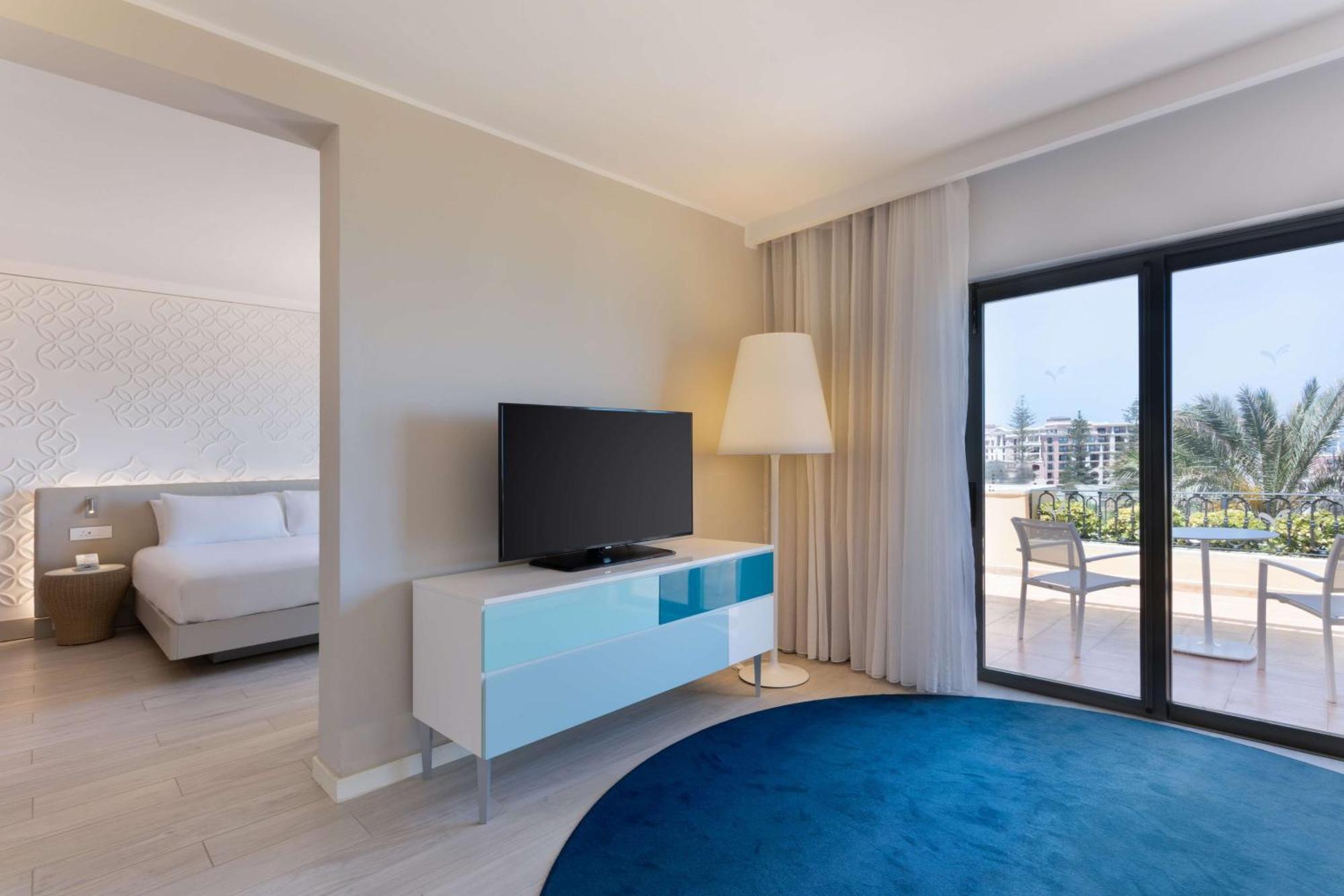 Hotel Hilton Malta San Giuliano Esterno foto