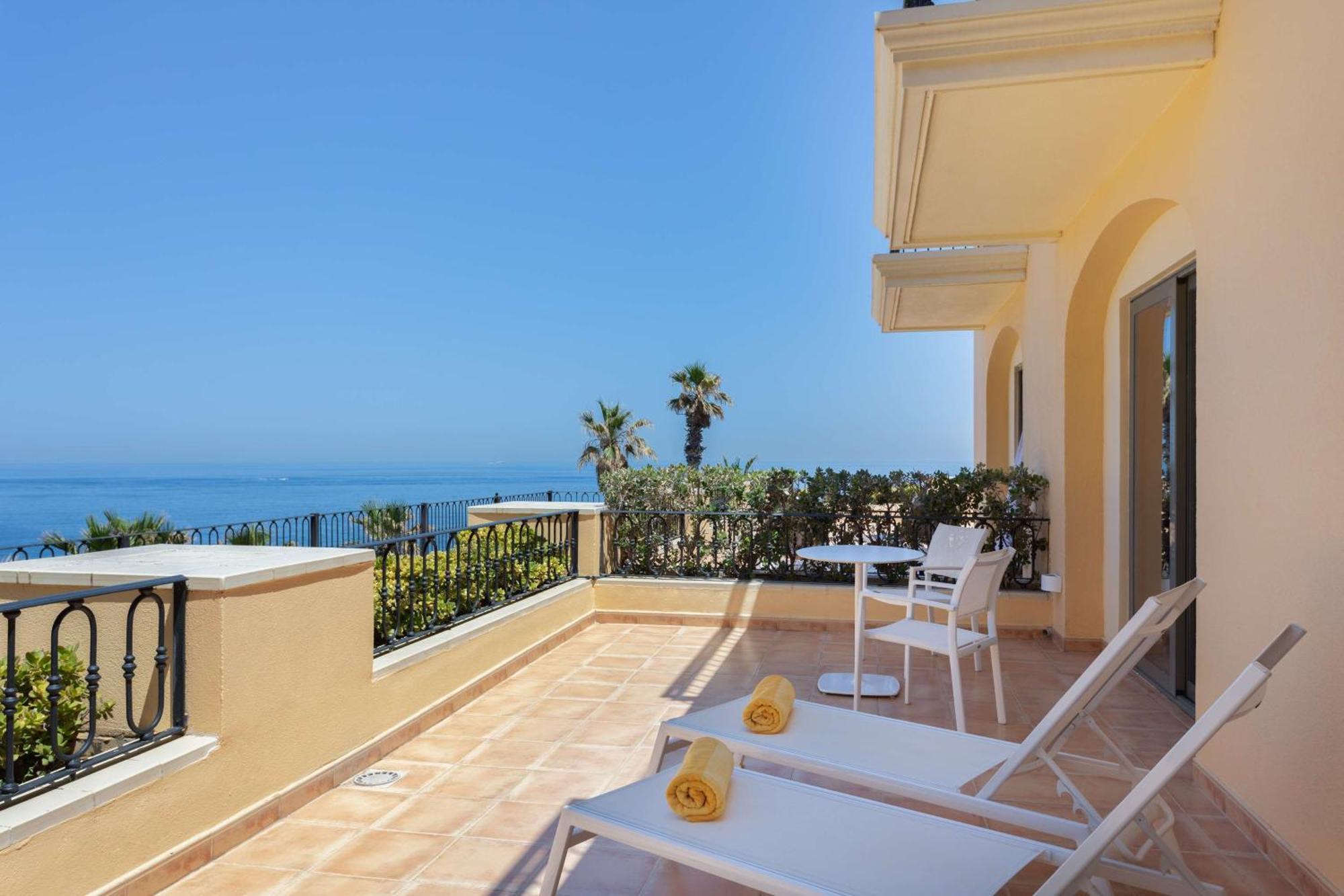 Hotel Hilton Malta San Giuliano Esterno foto