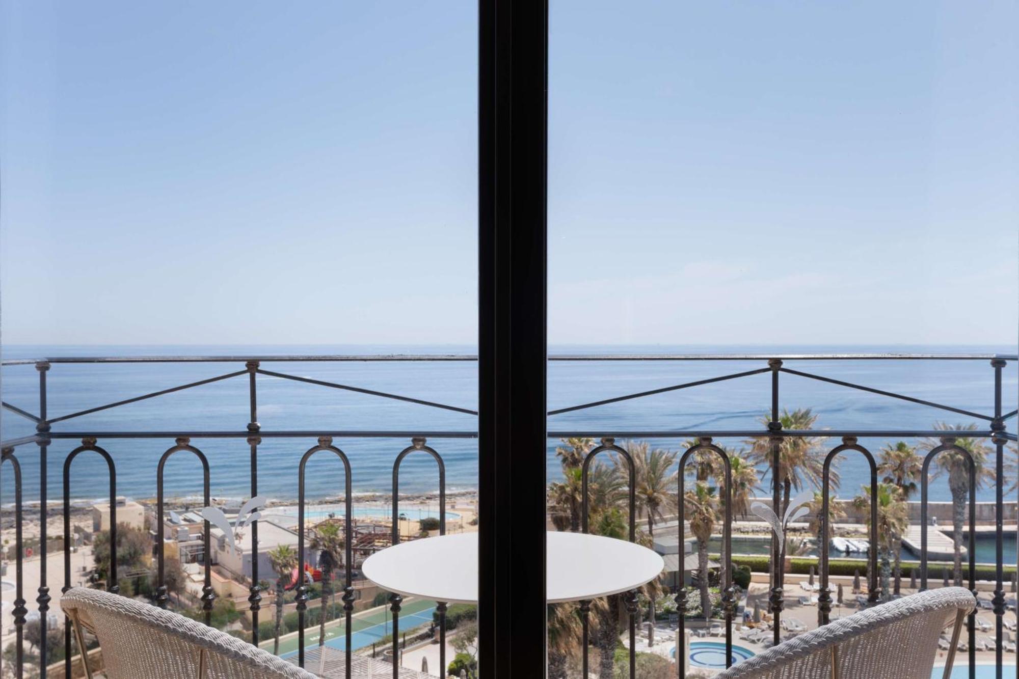 Hotel Hilton Malta San Giuliano Esterno foto