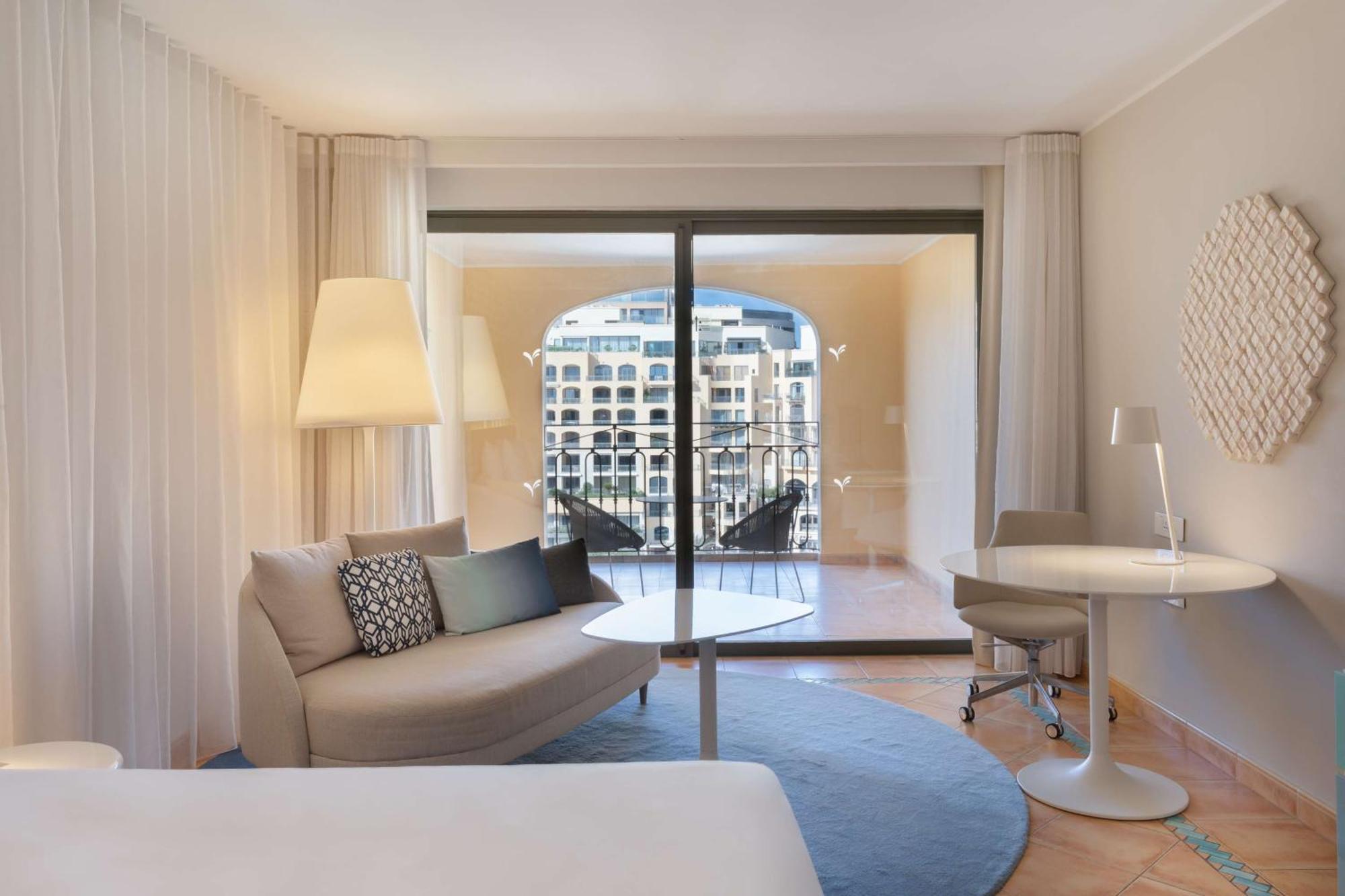 Hotel Hilton Malta San Giuliano Esterno foto