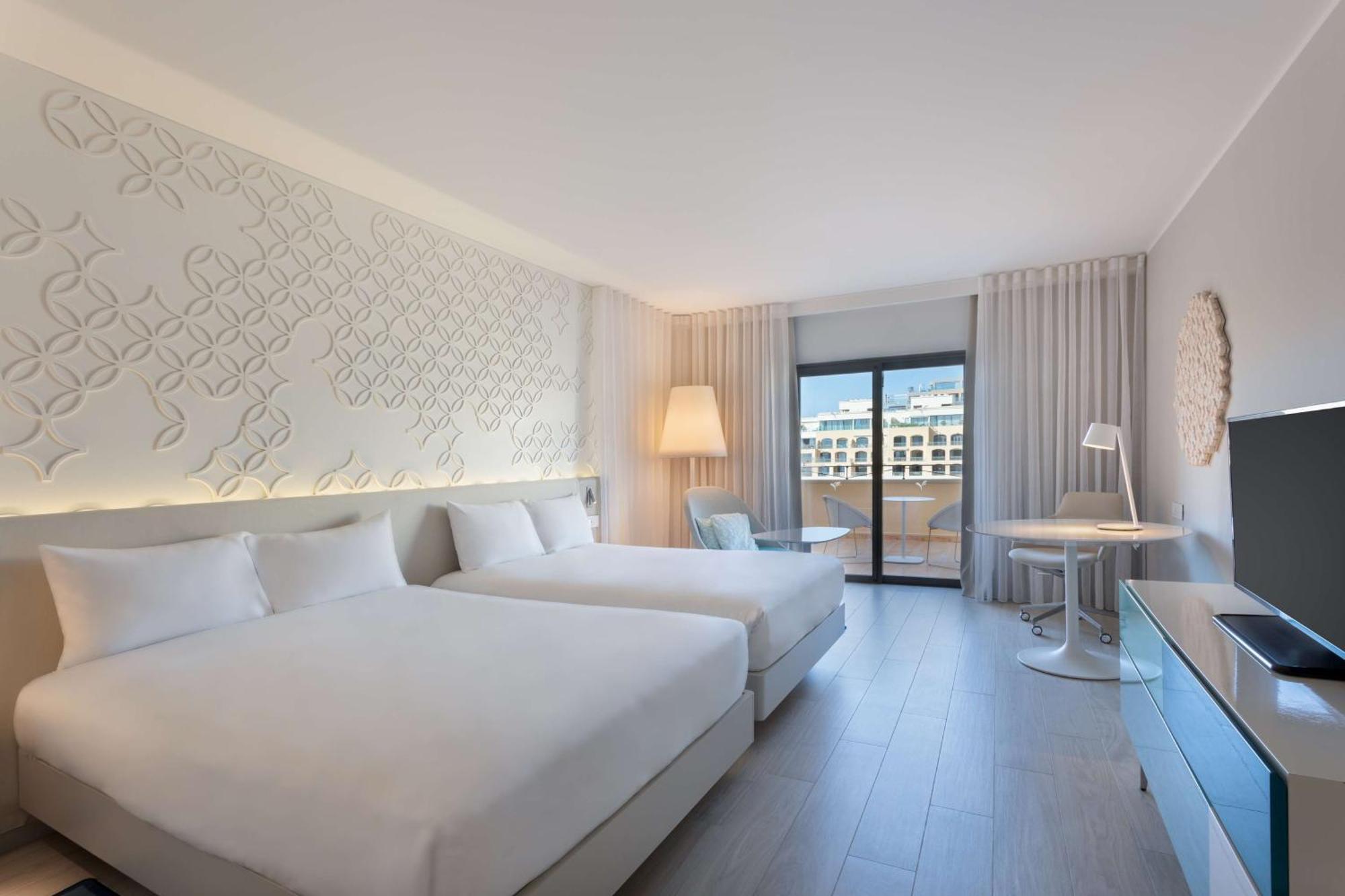 Hotel Hilton Malta San Giuliano Esterno foto