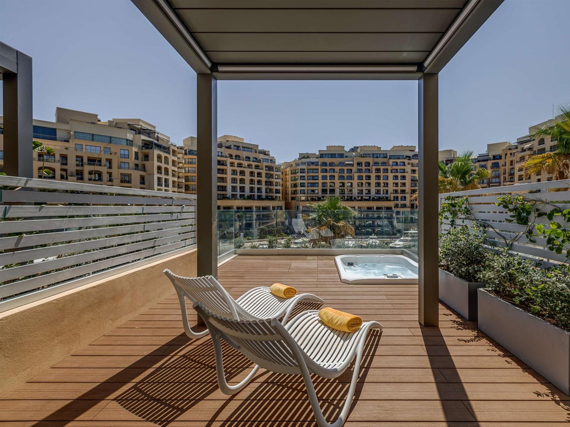 Hotel Hilton Malta San Giuliano Esterno foto