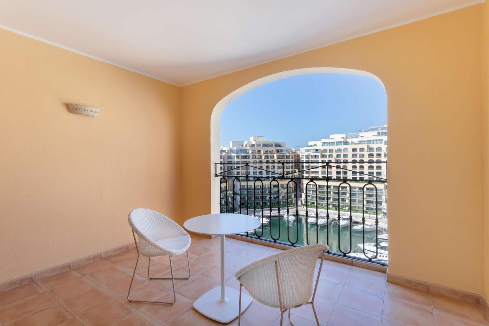 Hotel Hilton Malta San Giuliano Esterno foto
