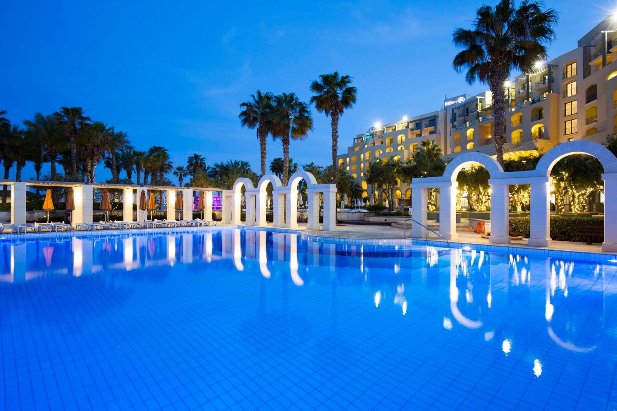 Hotel Hilton Malta San Giuliano Esterno foto
